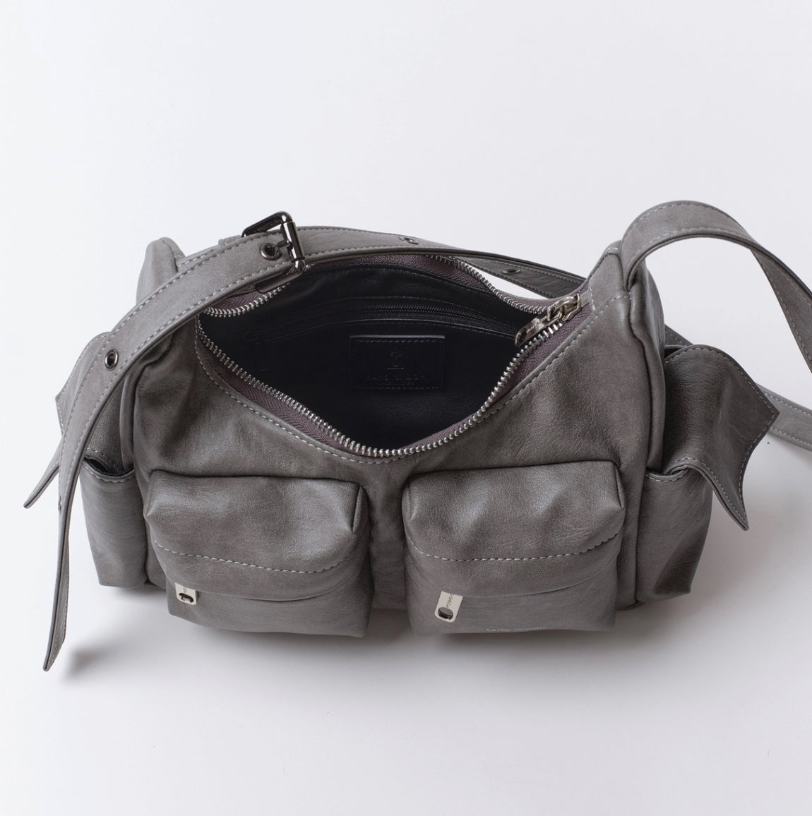 pocket mug bag M brushed gray