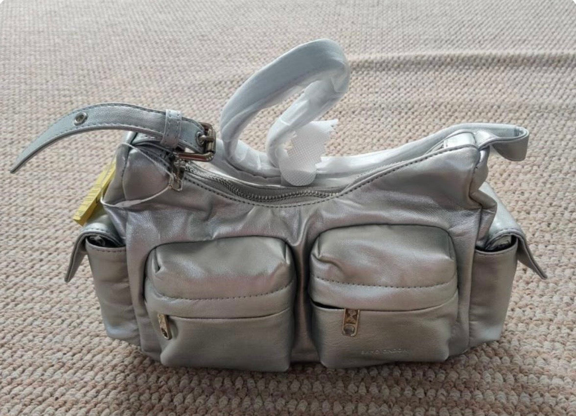 pocket mug bag M nappa silver (SALE: 50% off, discount at checkout)