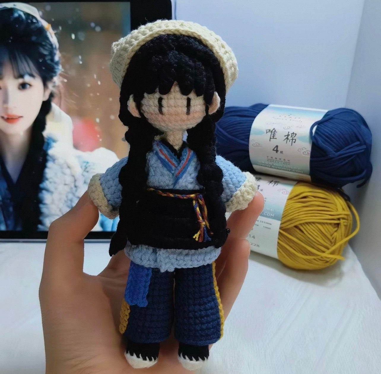 Pursuit of Jade Crochet Figurines: Xie Zheng and Fan Changyu