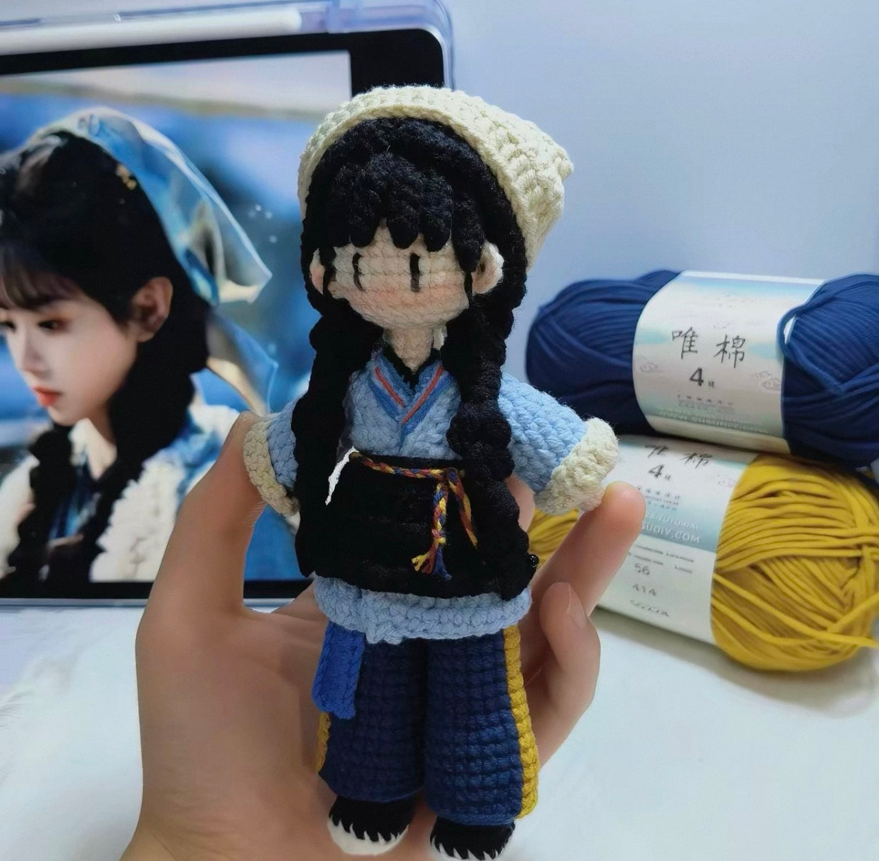 Pursuit of Jade Crochet Figurines: Xie Zheng and Fan Changyu